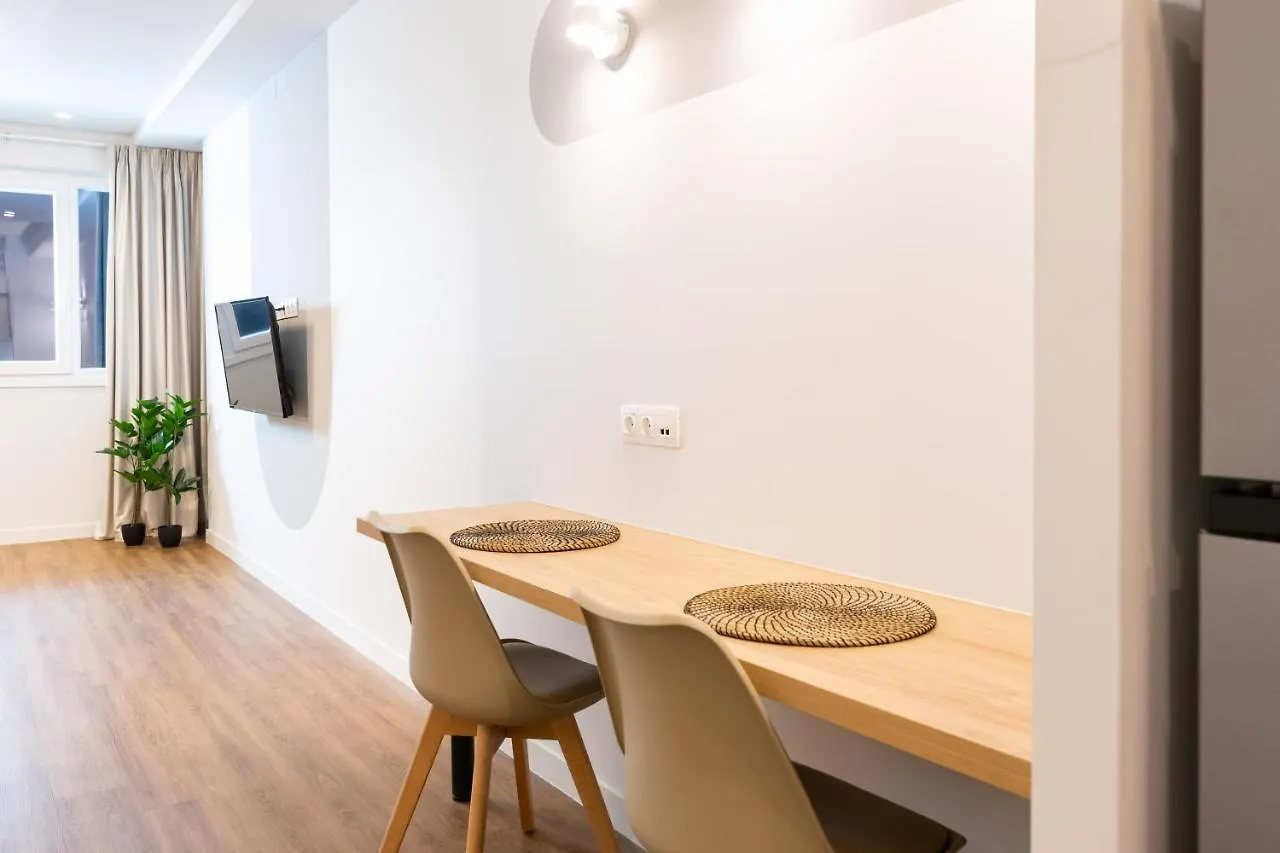 아파트 F & B Collection - City Central Suite For 3 테살로니키 그리스